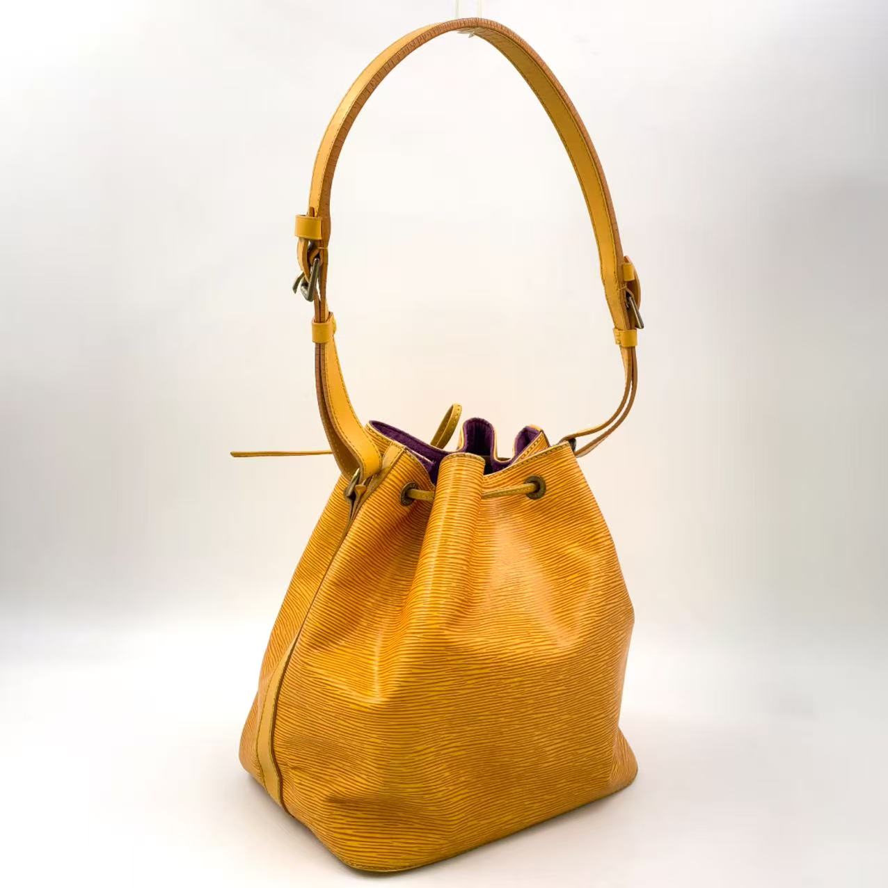 LOUIS VUITTON Petit Noe Epi tassi yellow Shoulder bag