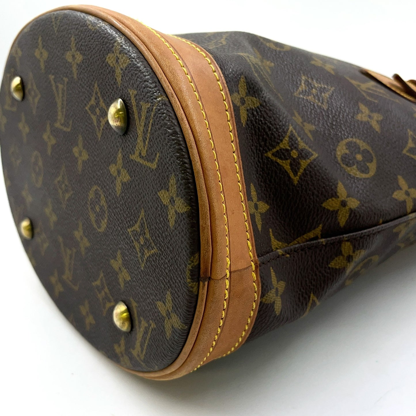LOUIS VUITTON Bucket PM monogram Pouch