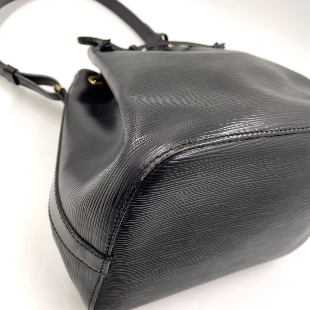 LOUIS VUITON Petit Noe Epi Noir Shoulder bag