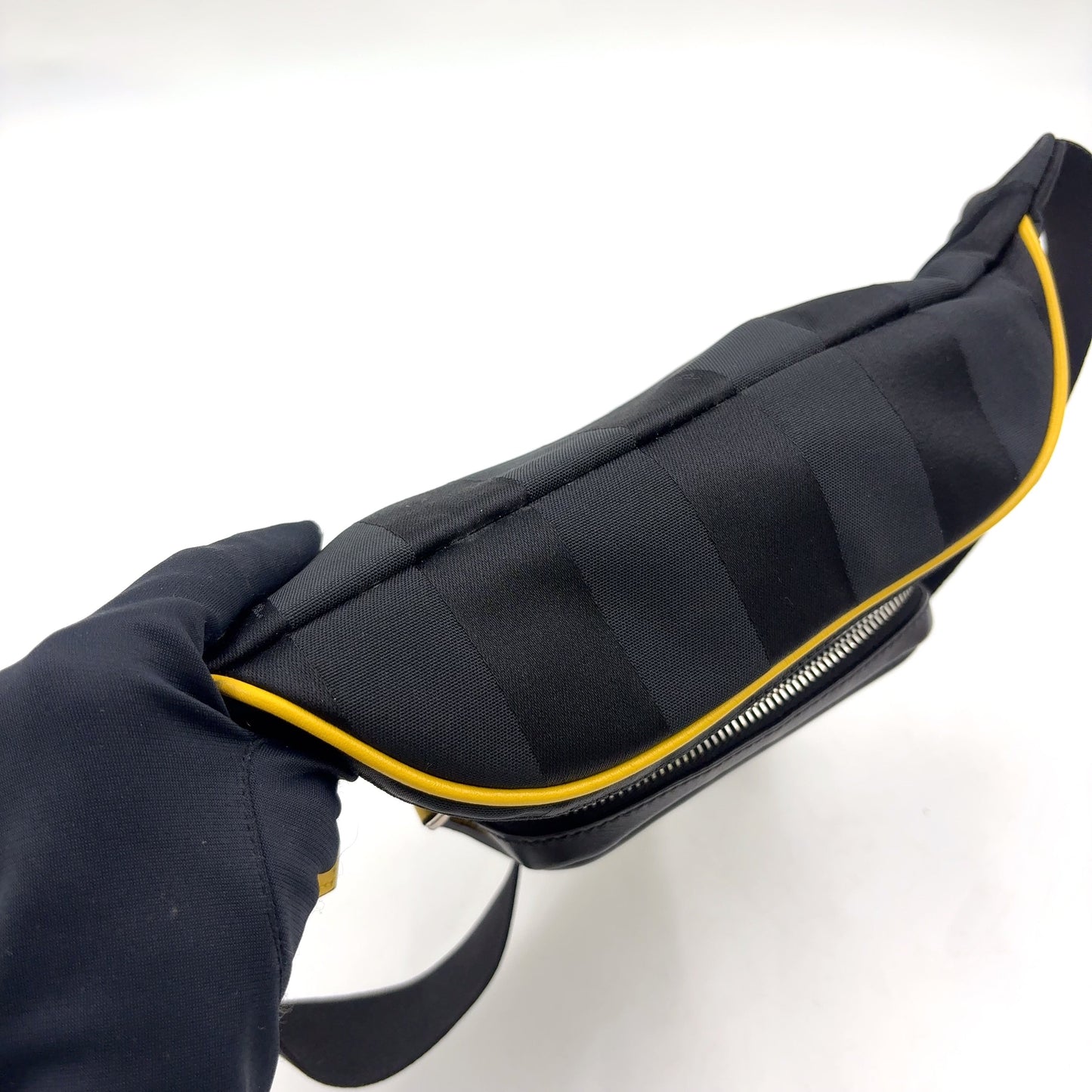 FENDI Body Bag cuir et nylon jaune et noir