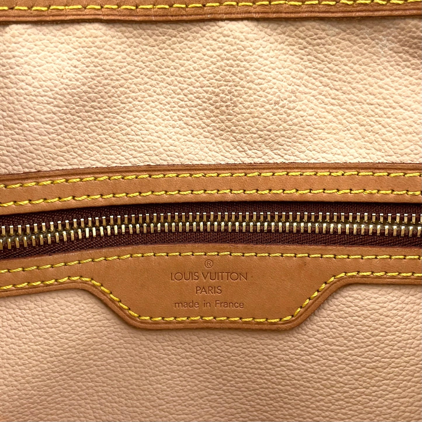 LOUIS VUITTON Bucket PM monogram Pouch