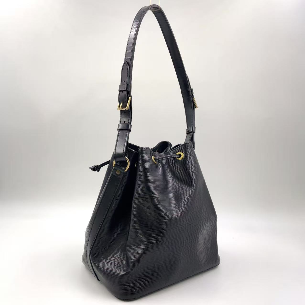 LOUIS VUITON Petit Noe Epi Noir Shoulder bag