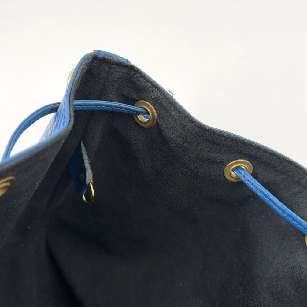 LOUIS VUITTON Petit Noe Epi toledo blue Shoulder bag