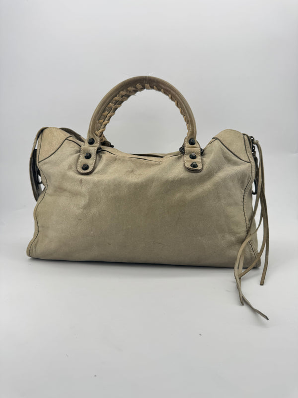 BALENCIAGA CITY — vue 2