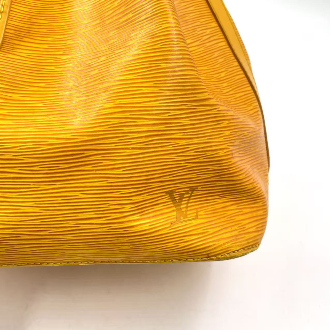 LOUIS VUITTON Petit Noe Epi tassi yellow Shoulder bag