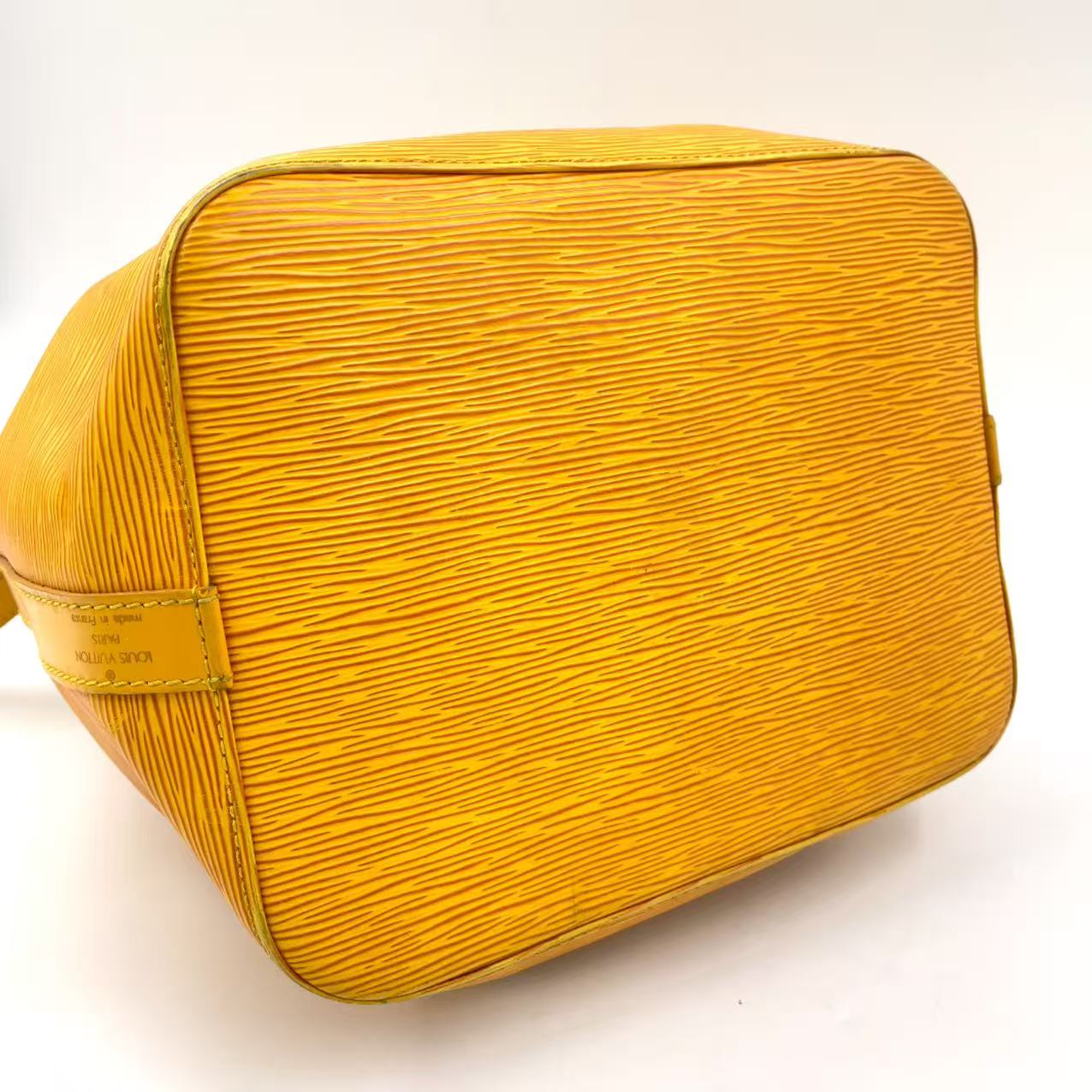 LOUIS VUITTON Petit Noe Epi tassi yellow Shoulder bag