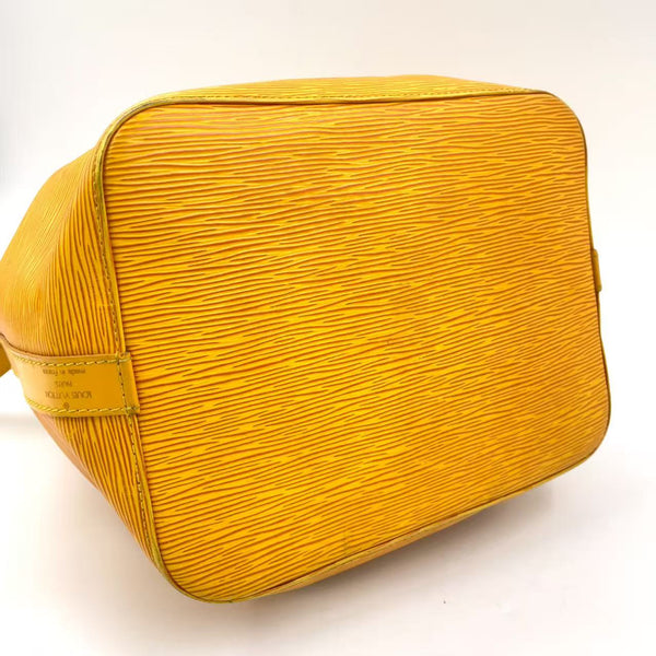 LOUIS VUITTON Petit Noe Epi tassi yellow Shoulder bag — vue 2