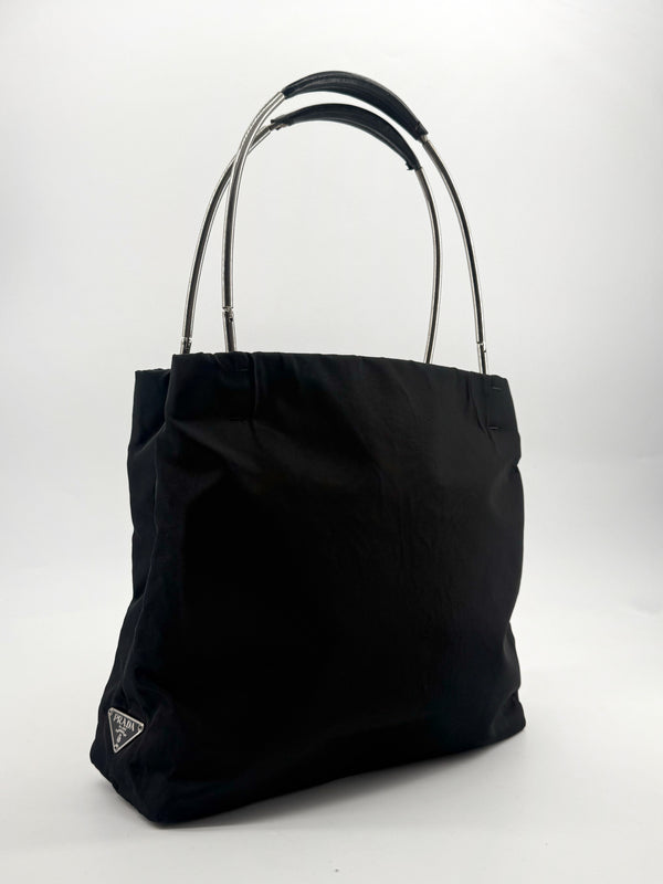 PRADA — vue 2