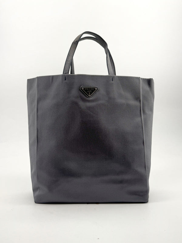 PRADA — vue 2
