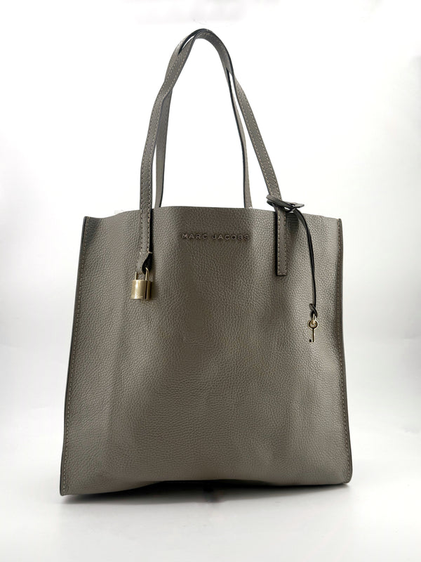 MARC JACOBS SHOPPER — vue 2