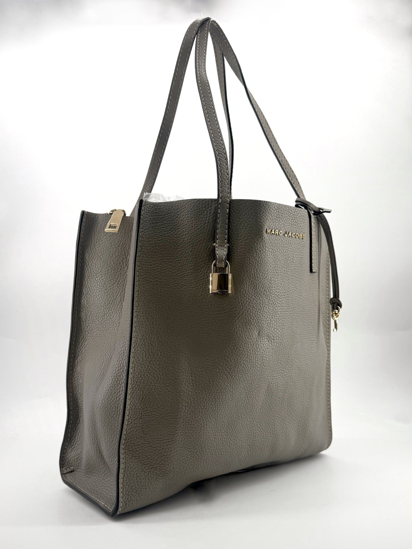 MARC JACOBS SHOPPER